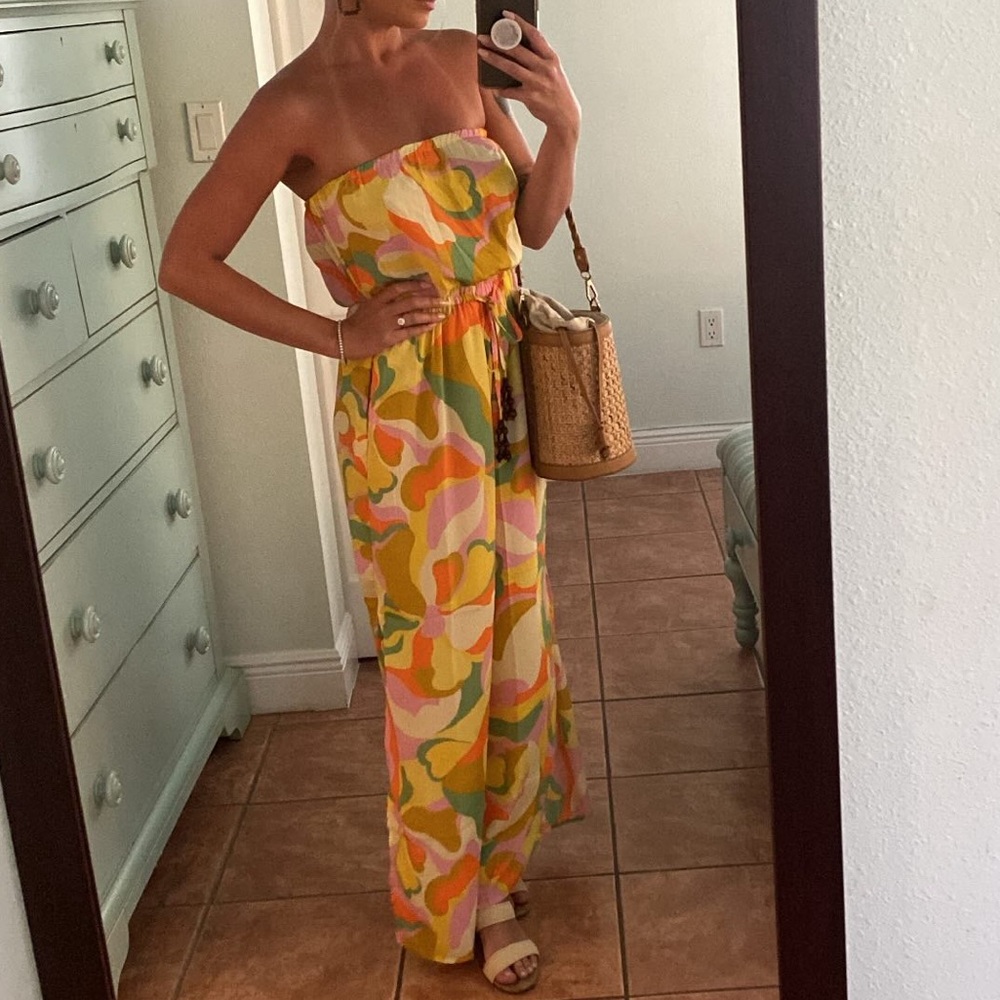 True Destinations from Saks fifth size small worn once - Picture 1 of 7